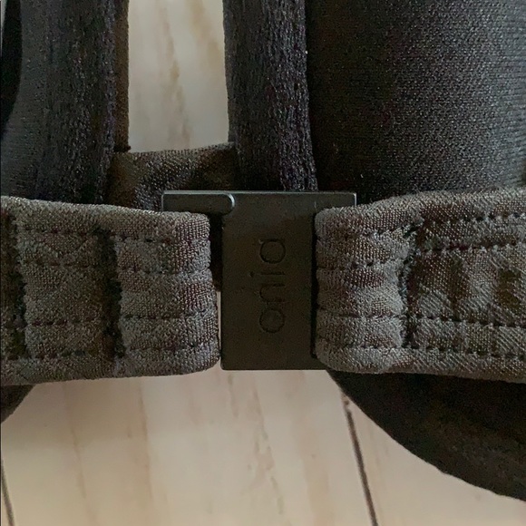 ONIA Dalia Feline Texture Top NWT - Picture 5 of 6